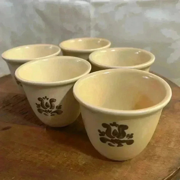 Pfaltzgraff Village Ceramic Cups - 1970s Set of  5 - Picture 5 of 5